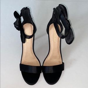 LILIANA BLACK HEELS